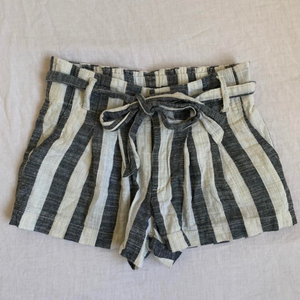 Indigo Rising Linen Shorts